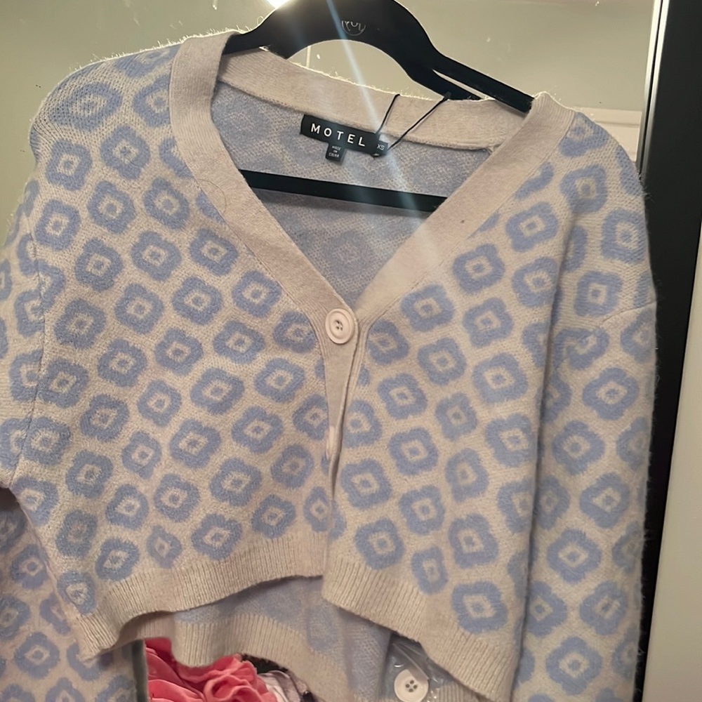 Motel crop sweater size xs nwt